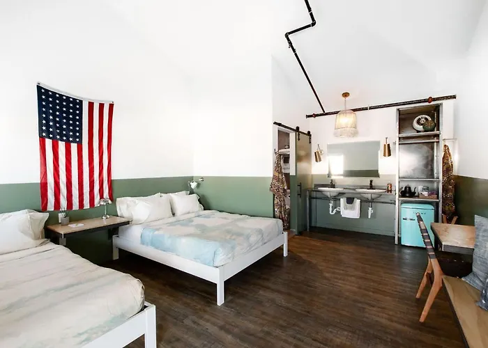Mellow Moon Lodge